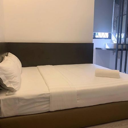 The Daily Hotel Кота Кинабалу Екстериор снимка
