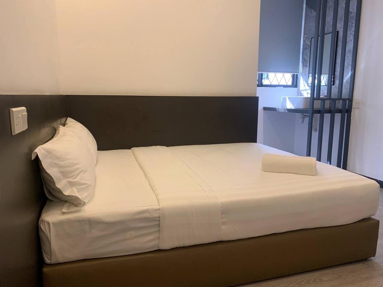 The Daily Hotel Кота Кинабалу Екстериор снимка