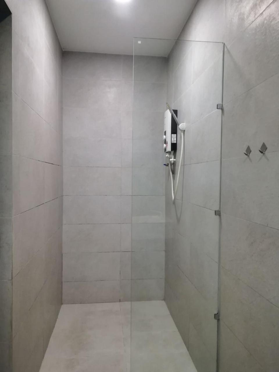 The Daily Hotel Кота Кинабалу Екстериор снимка