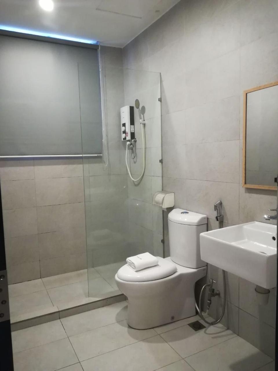 The Daily Hotel Кота Кинабалу Екстериор снимка