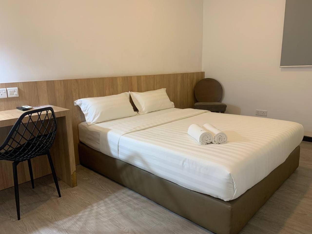 The Daily Hotel Кота Кинабалу Екстериор снимка