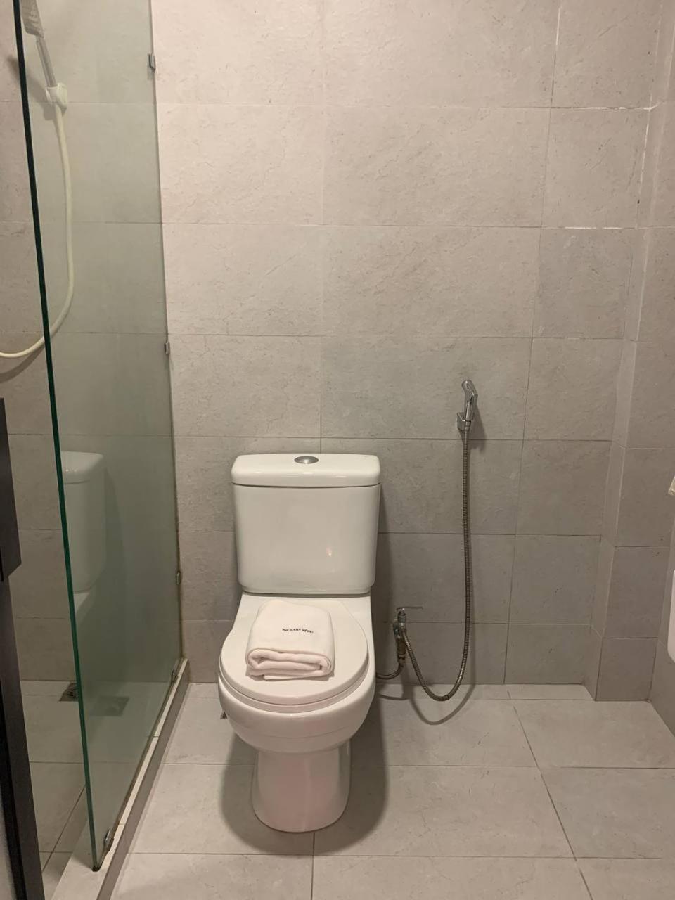 The Daily Hotel Кота Кинабалу Екстериор снимка