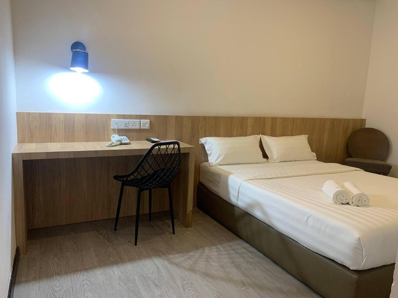 The Daily Hotel Кота Кинабалу Екстериор снимка