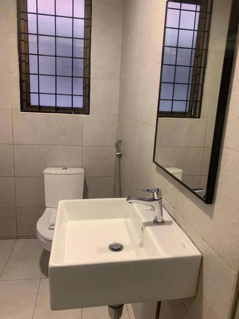 The Daily Hotel Кота Кинабалу Екстериор снимка