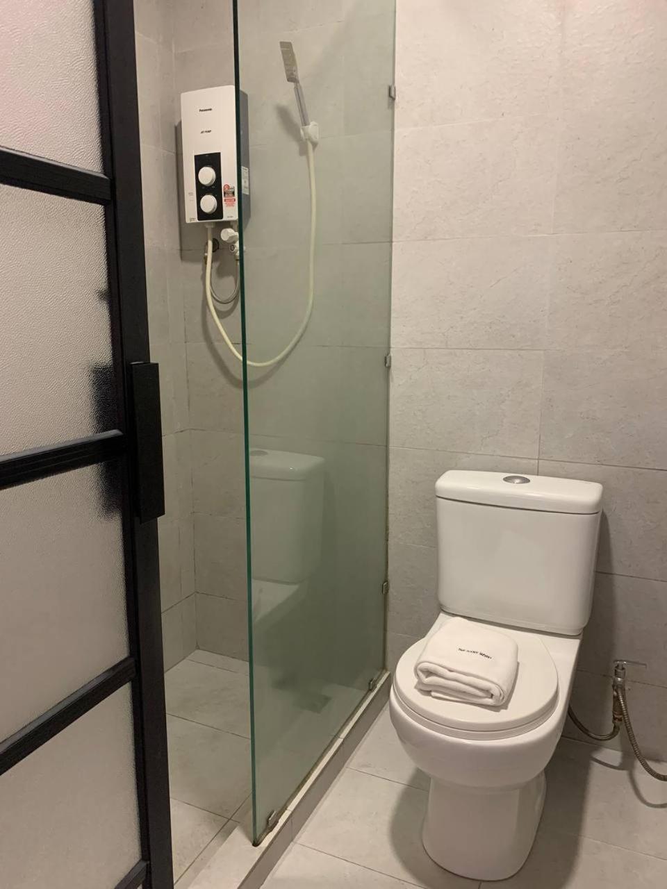 The Daily Hotel Кота Кинабалу Екстериор снимка
